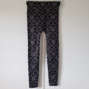 Black & Grey Demask Pattern Leggings | Small